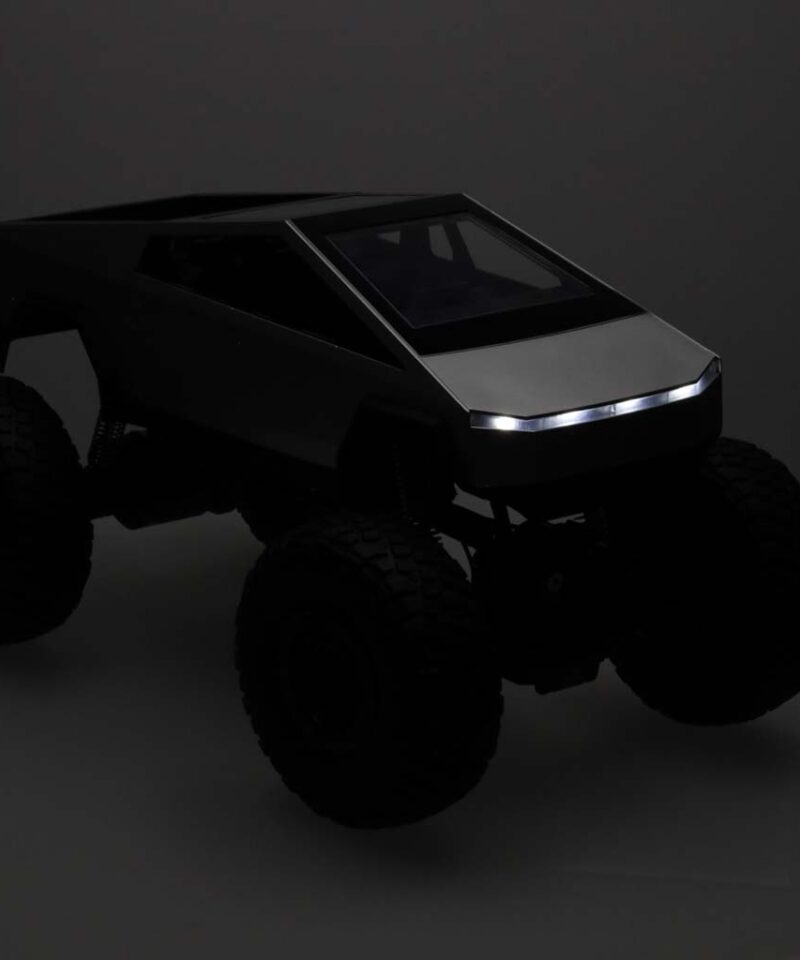 Mänguauto maastikusõiduk ekstreemseteks tingimusteks