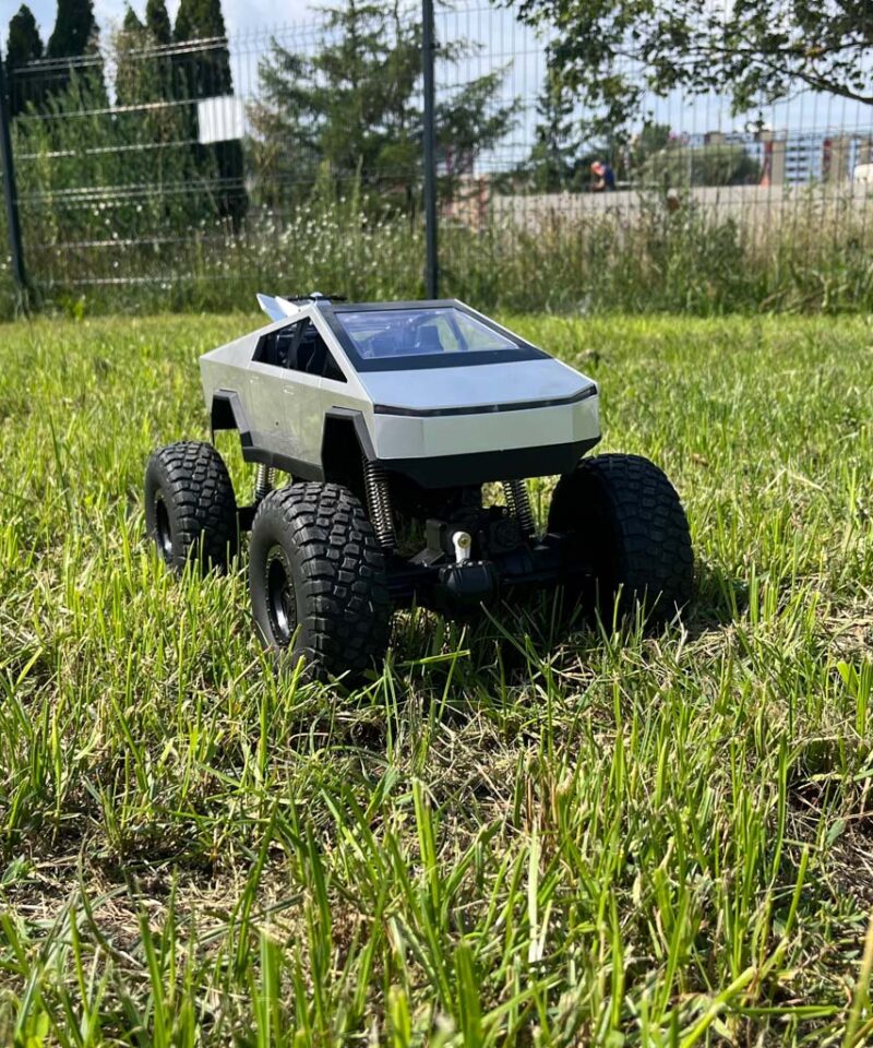 Mänguauto maastikusõiduk ekstreemseteks tingimusteks
