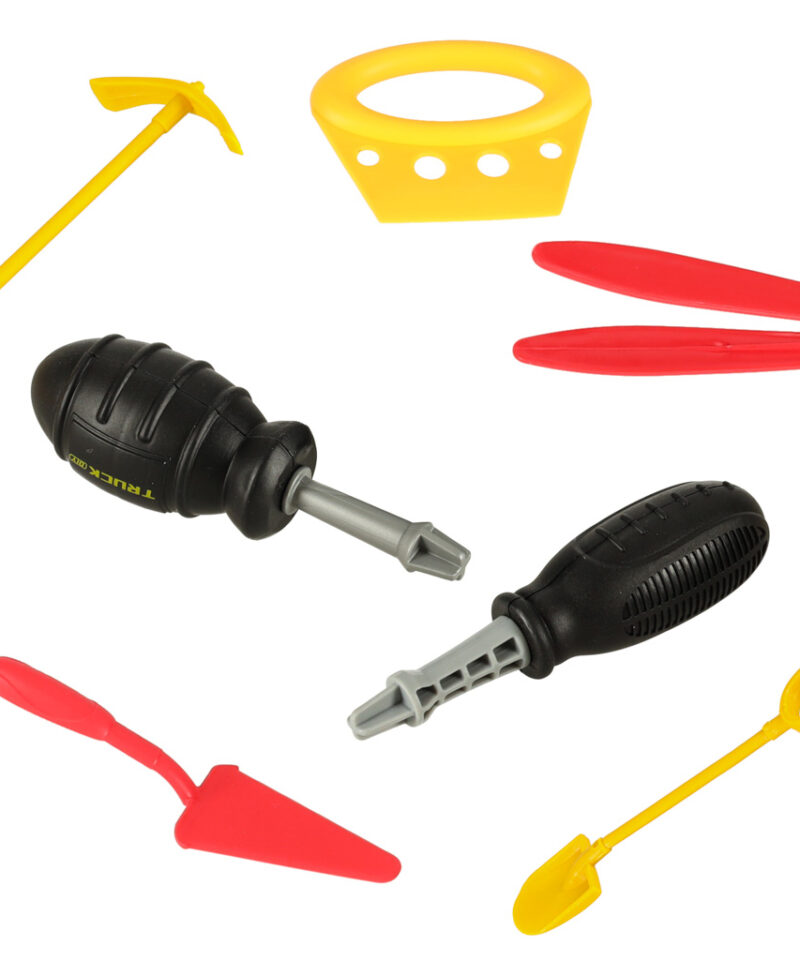 Liivaga mängimine toas ja õues