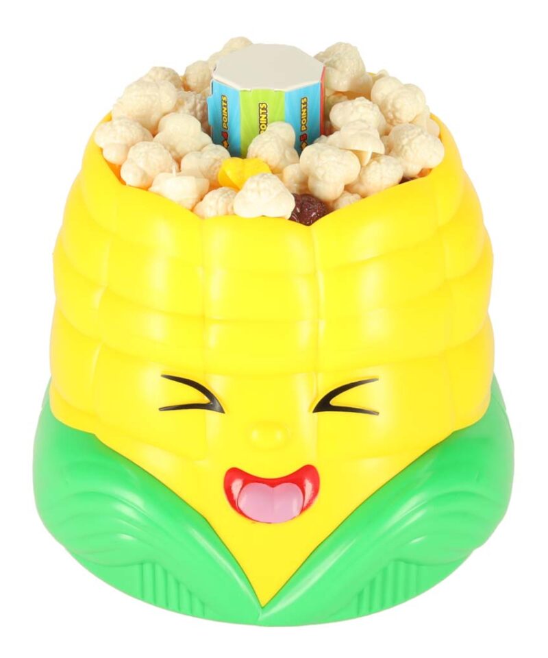 Lapsed püüavad popcorni tassi