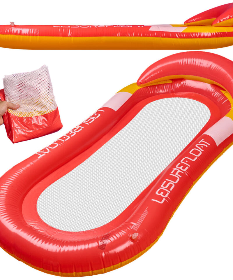 Punane täispuhutav veemadrats veekogus