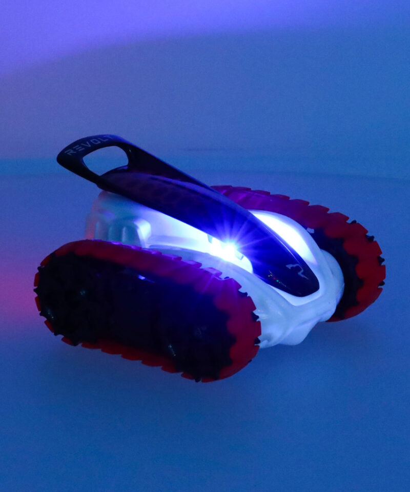 Lastele mõeldud punane auto