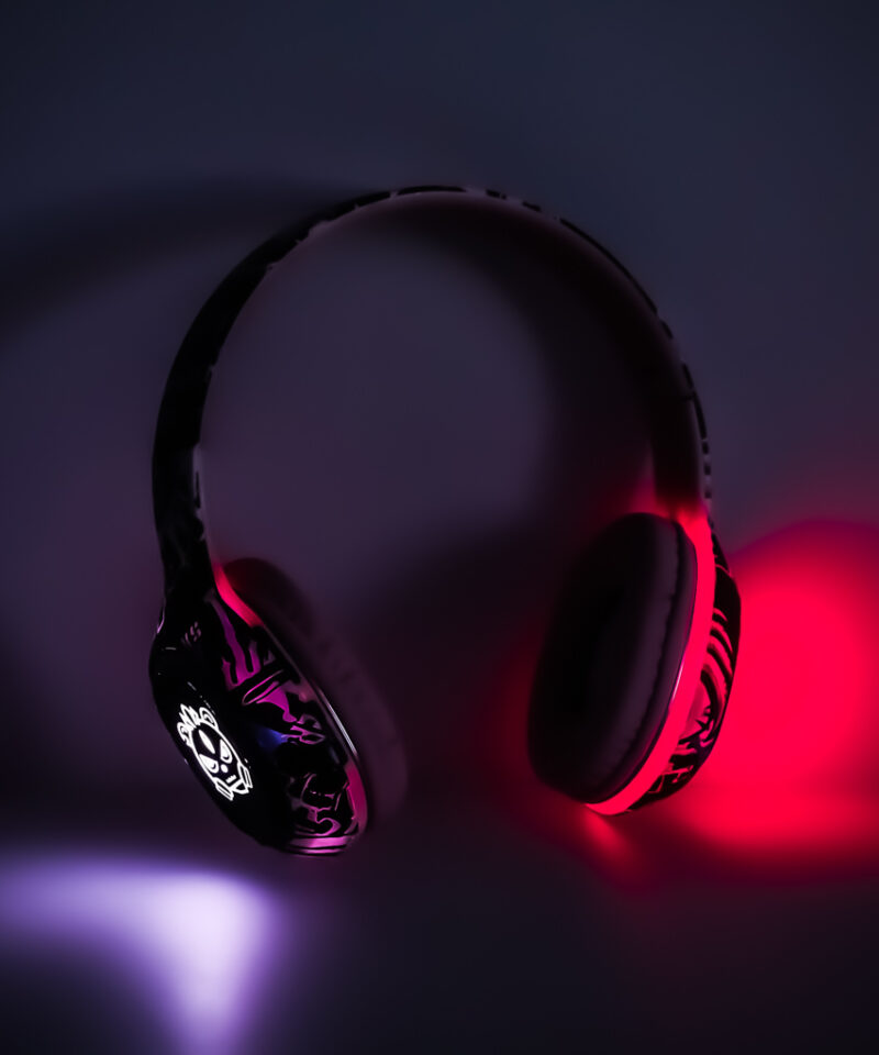 Roosad kõrvaklapid suurepärase helikvaliteediga