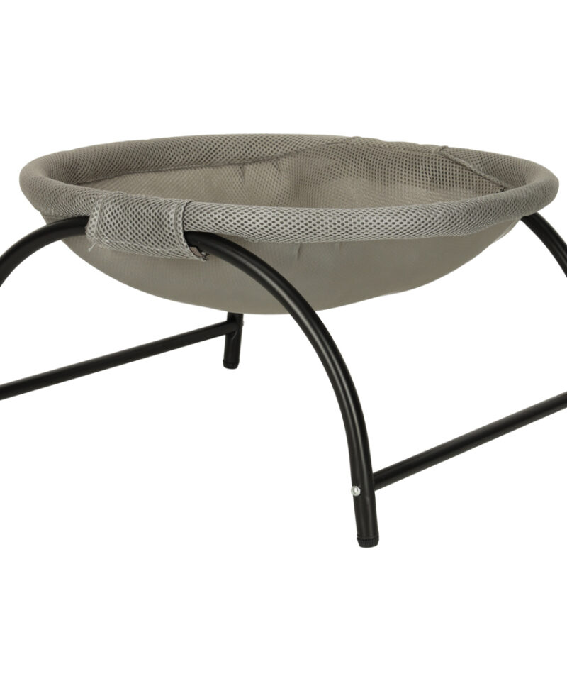 Kassi võrkkiik kodus ja reisil