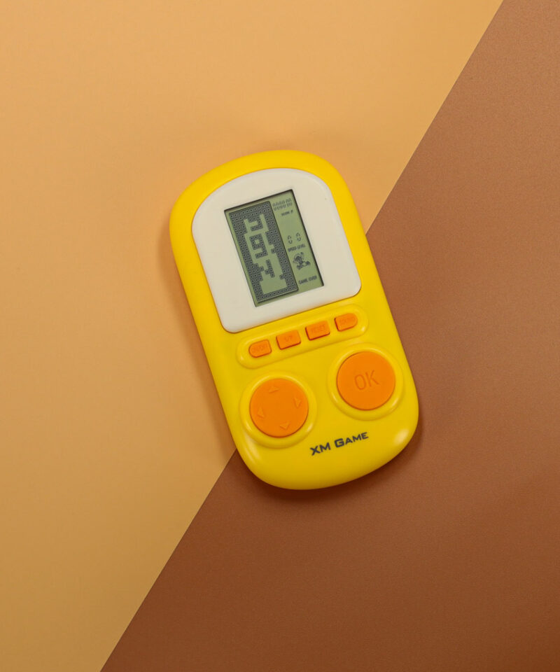 Lastele mõeldud kaasaskantav mängukonsool