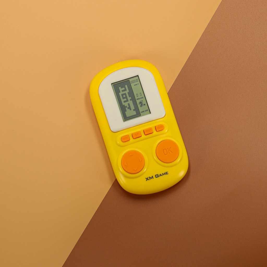 Lastele mõeldud kaasaskantav mängukonsool