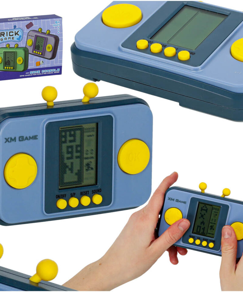 Kaasaskantav retro mängukonsool käes