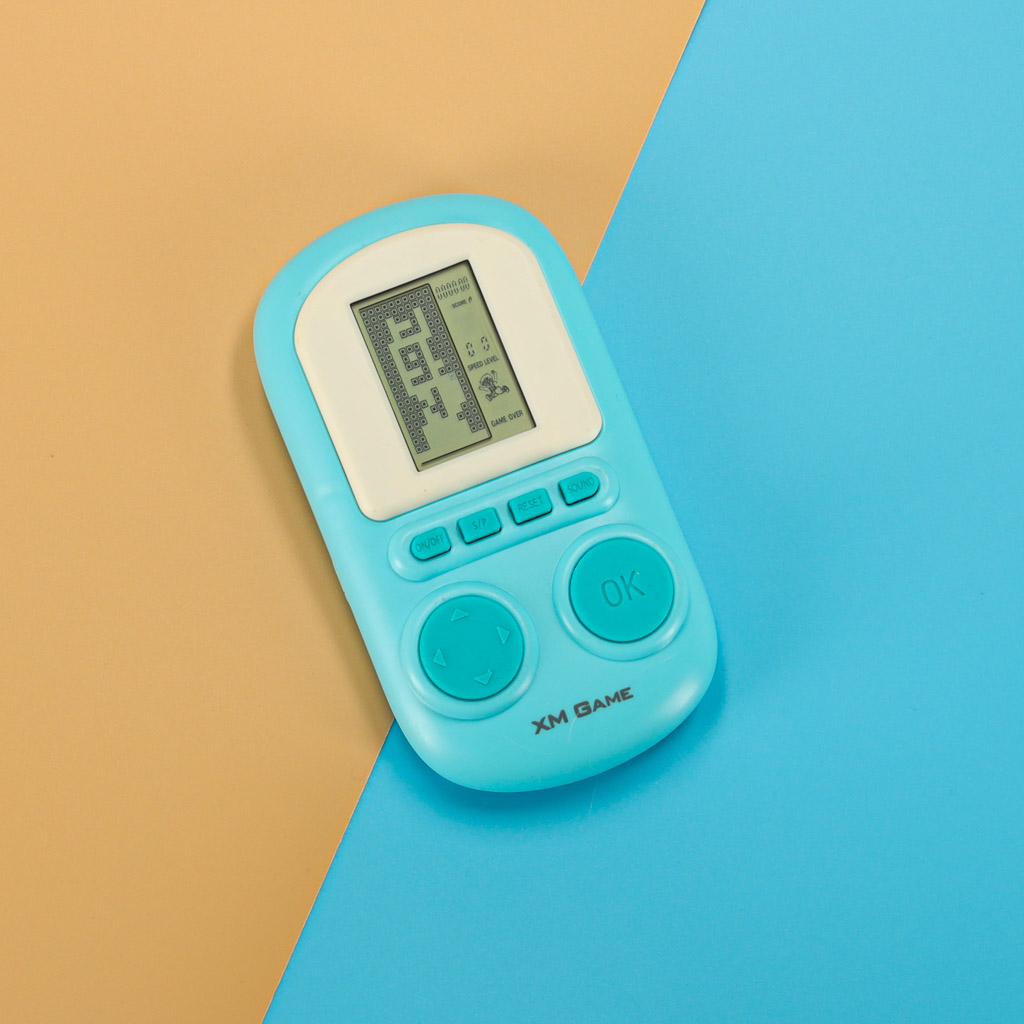 Kompaktne mängukonsool käepäraseks kasutamiseks