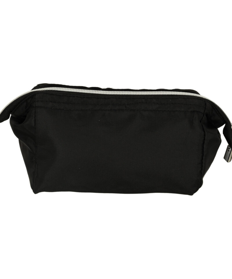 Must kott reisideks ja jõusaaliks