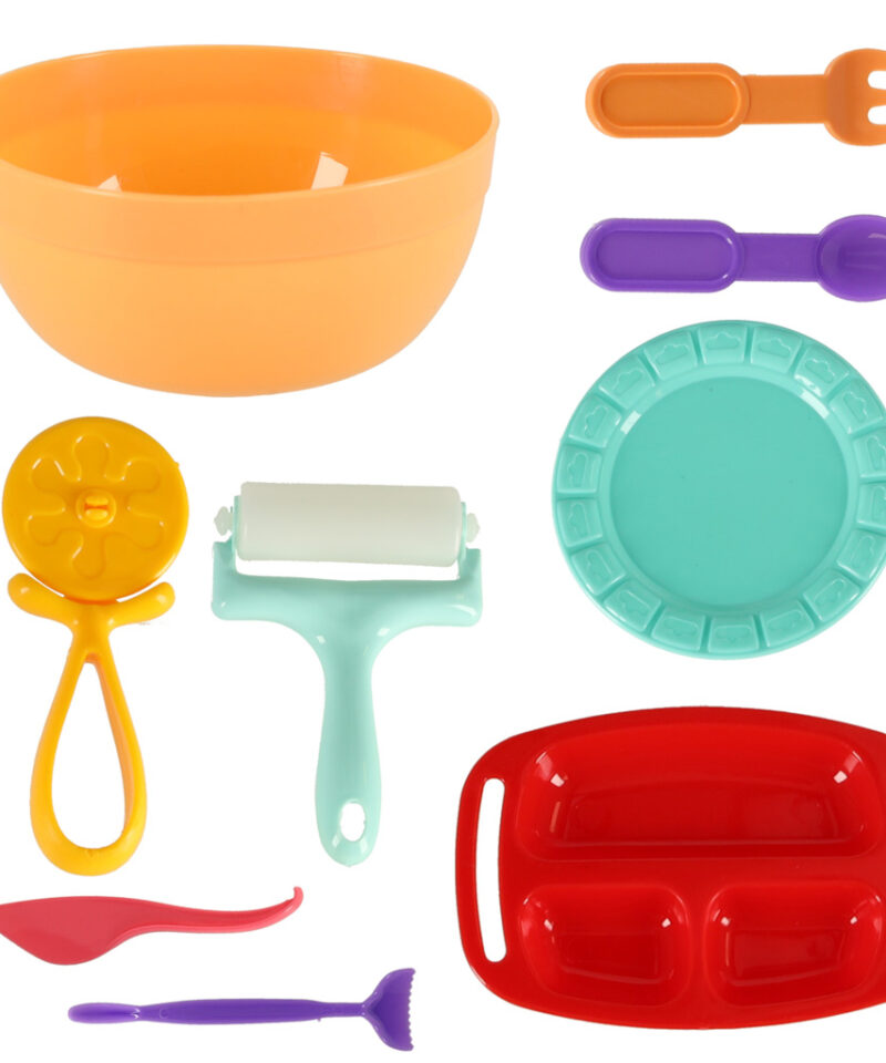 Värviline plastiliini makaronimasin lastele