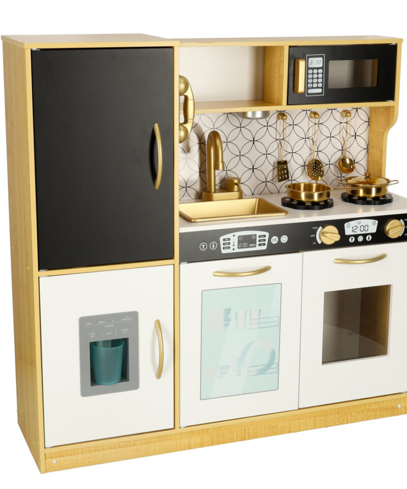 Puidust köök tarvikutega