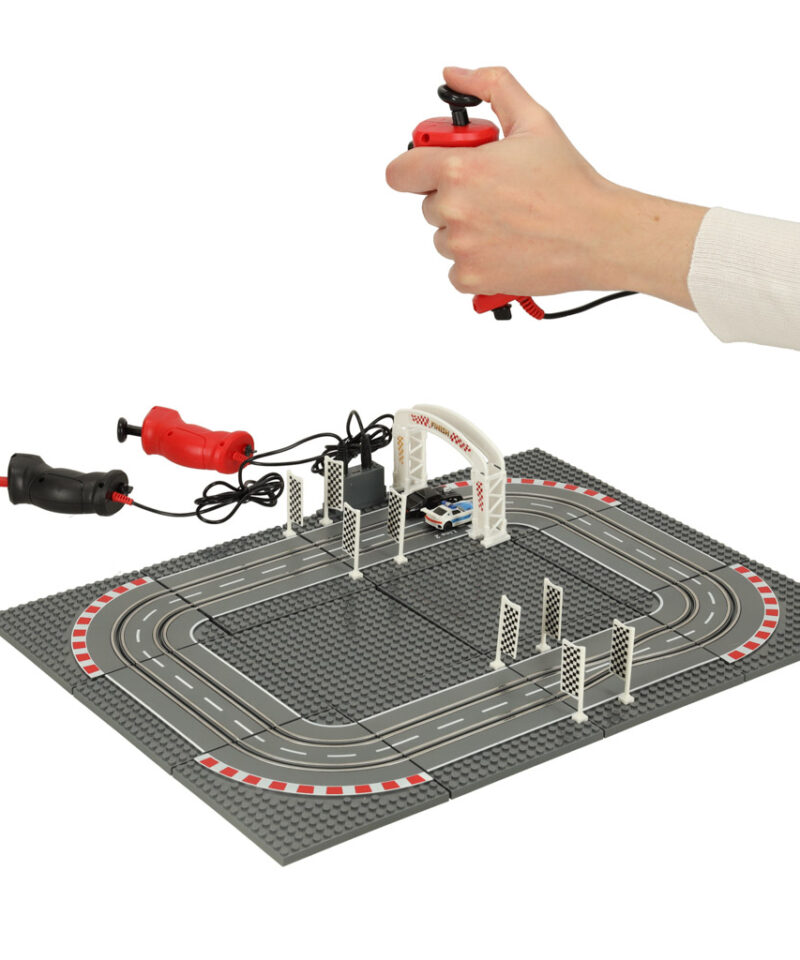 Võidusõidurada kaheksast rajatükist