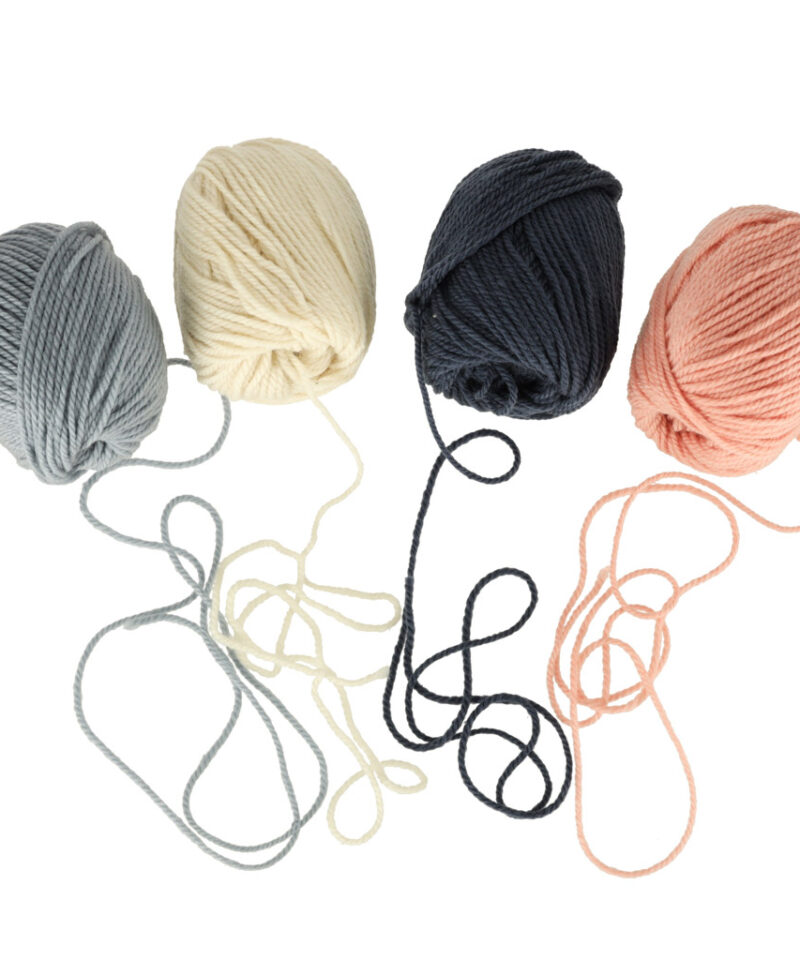 Vastupidav lõngakomplekt polüestrist ja akrüülist