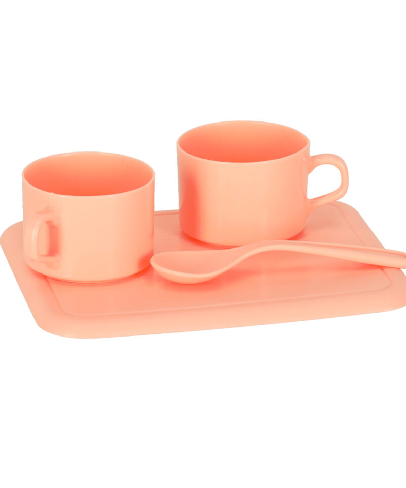 Realistlik veeringlusega köögivalamu