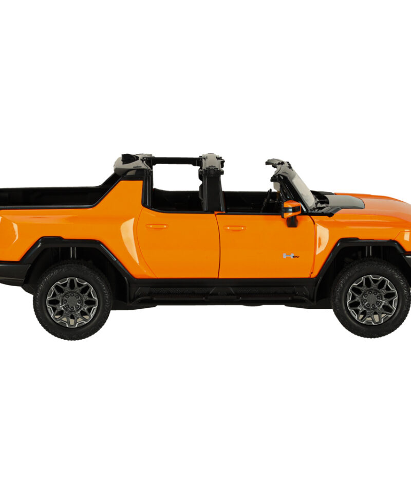 Puldiga juhitav oranž auto