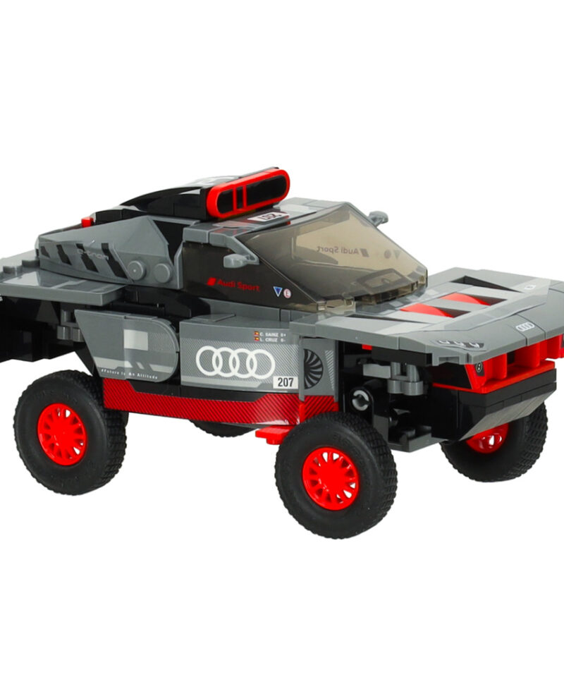 Detailne off-road auto mudel