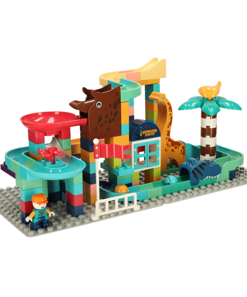 Lapsed ehitamas kuulirada