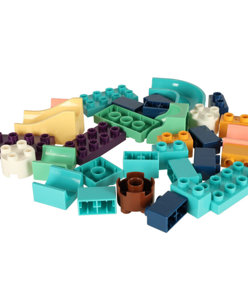 Värvilised kuulid ja klotsid mänguks