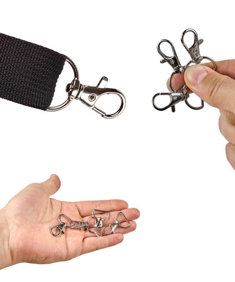 Hõbedased karabiinid seljakottidele