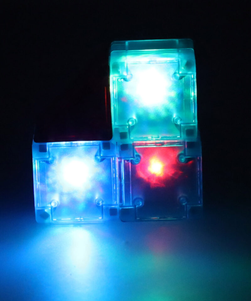 Põnev mäng valgusega klotsidega