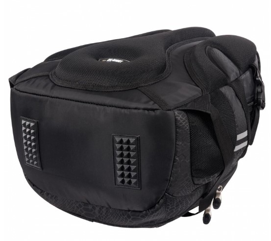 Must koolikott helkurelementidega