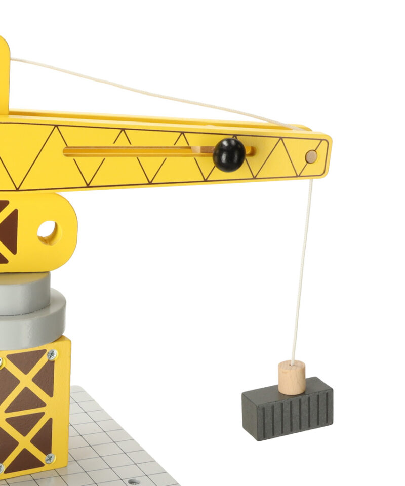 Puidust kraana ja laev mänguhoos