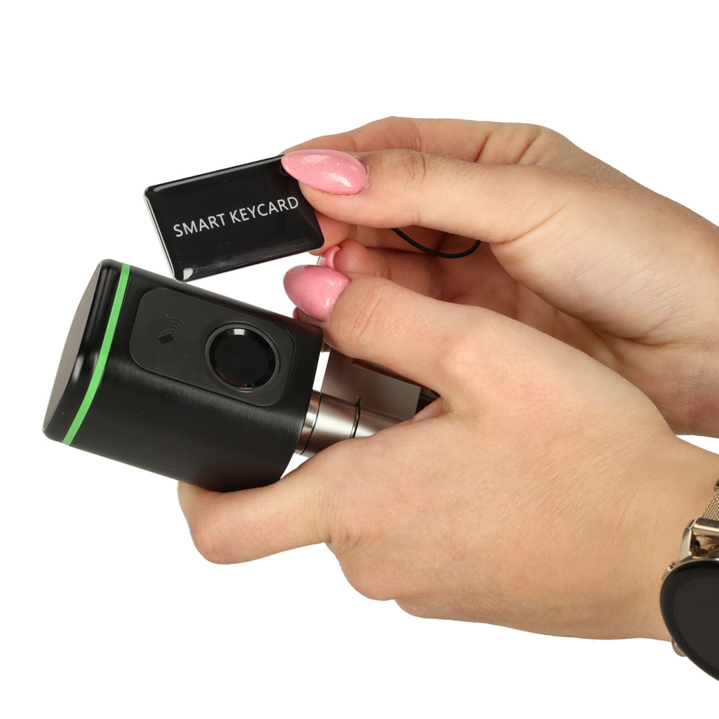 Kvaliteetsetest materjalidest ukse lukk