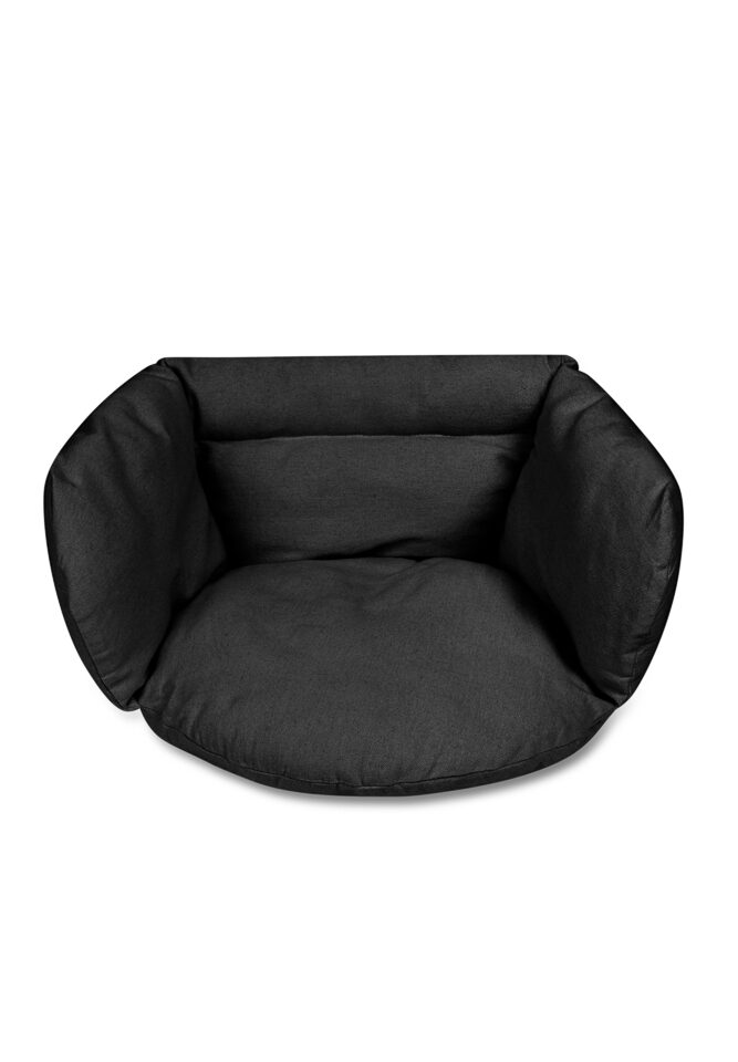 Musta värvi kiigepadi terrassile