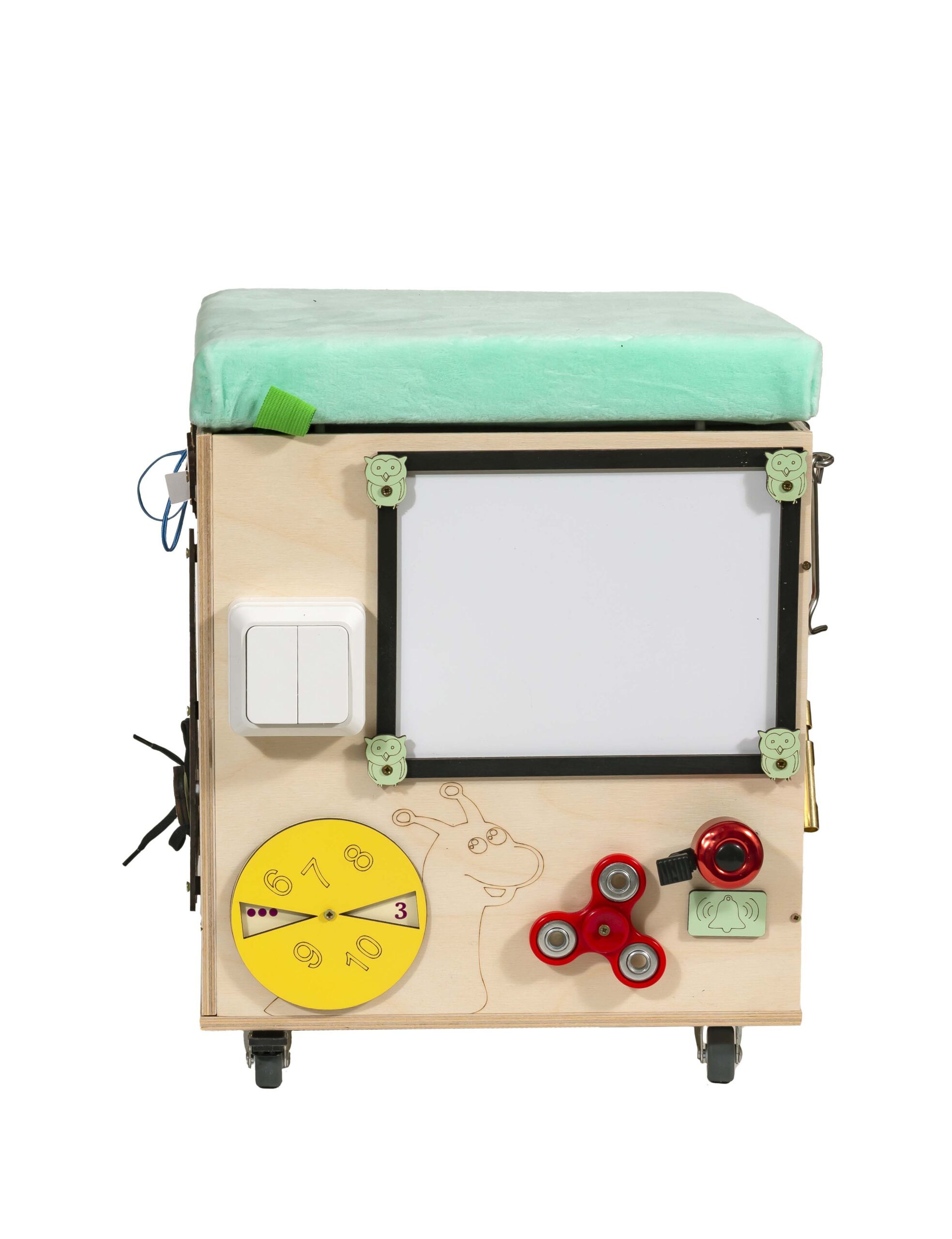 Puf koos interaktiivsete elementidega