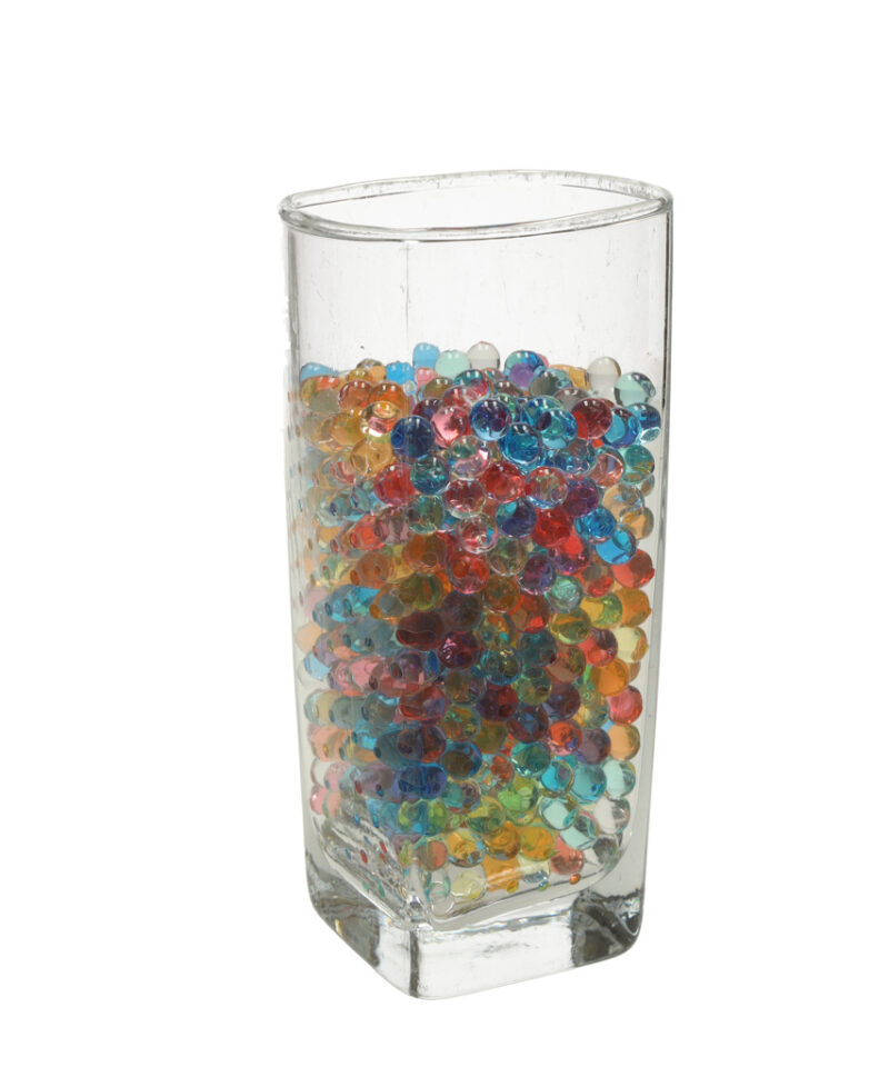 Värvilised pallid taimedele niiskuse tagamiseks