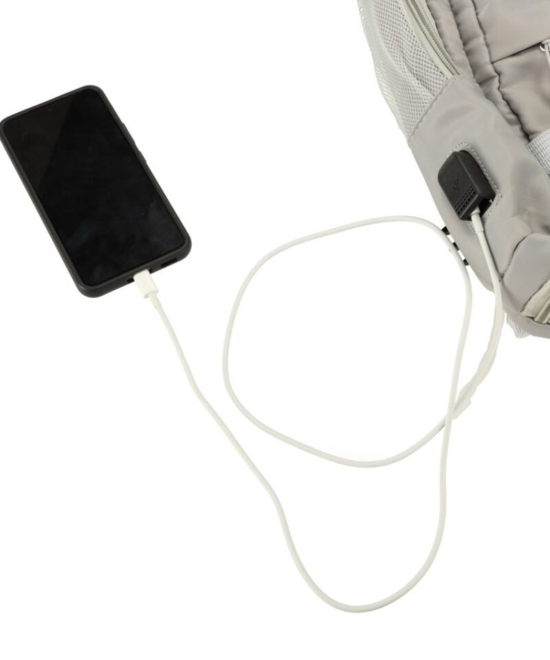 Kott integreeritud USB pesaga