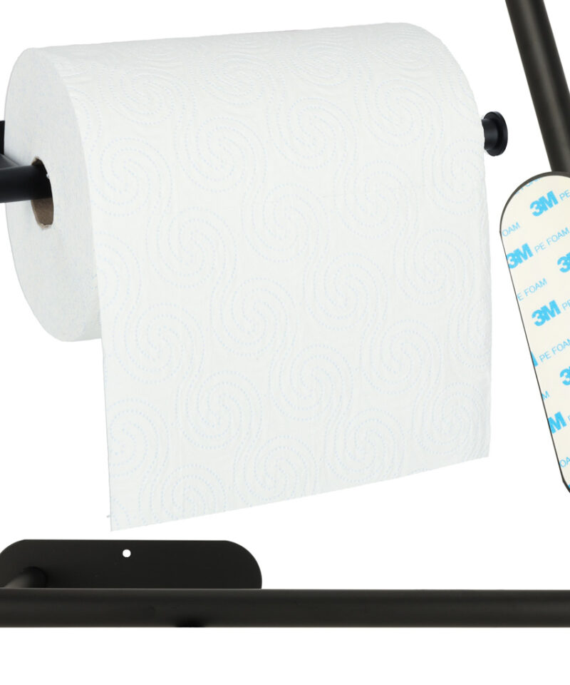 Must köögipaberirulli hoidja köögis