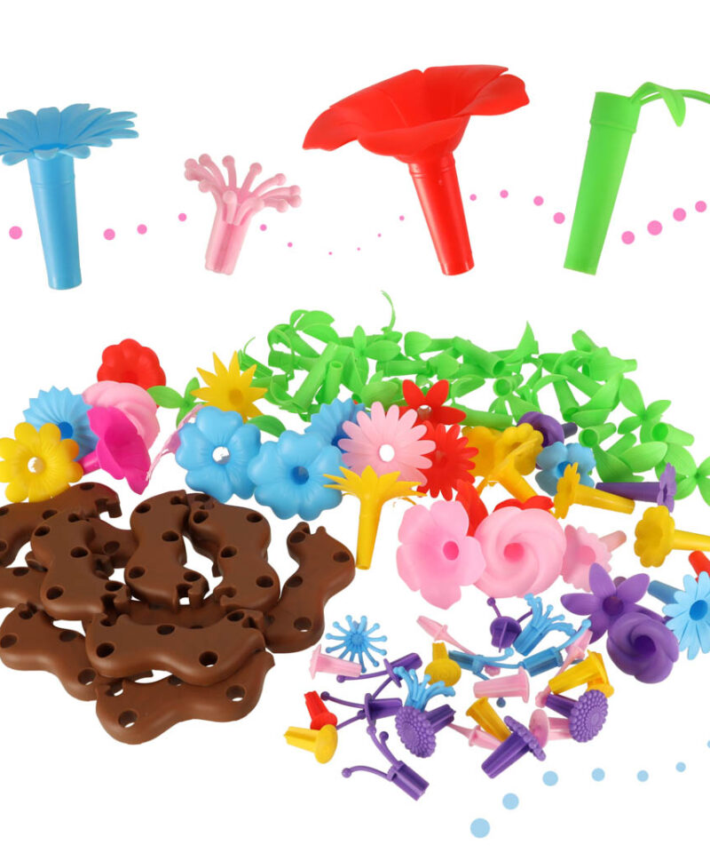 Lapsed loovad lilleaeda klotsidega