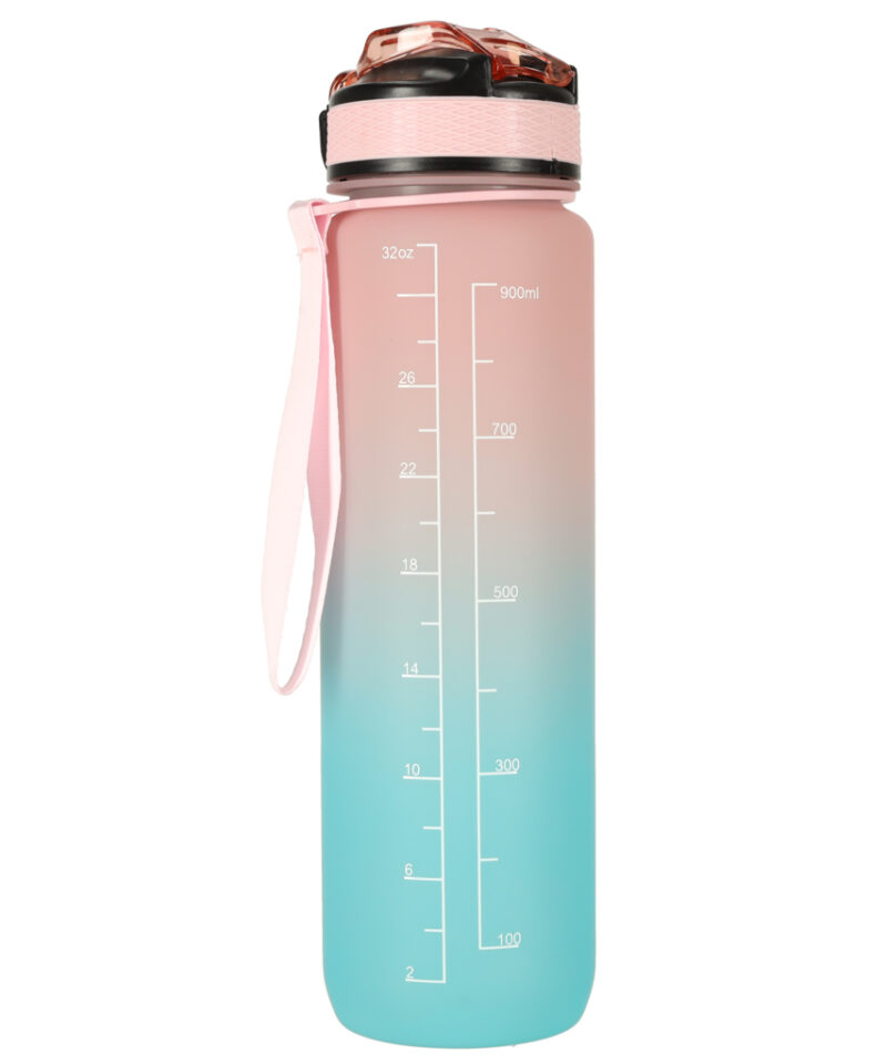 Tritanist veepudel joogikõrrega