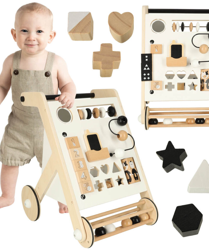 Lapse esimesed sammud puidust jalutuskäruga