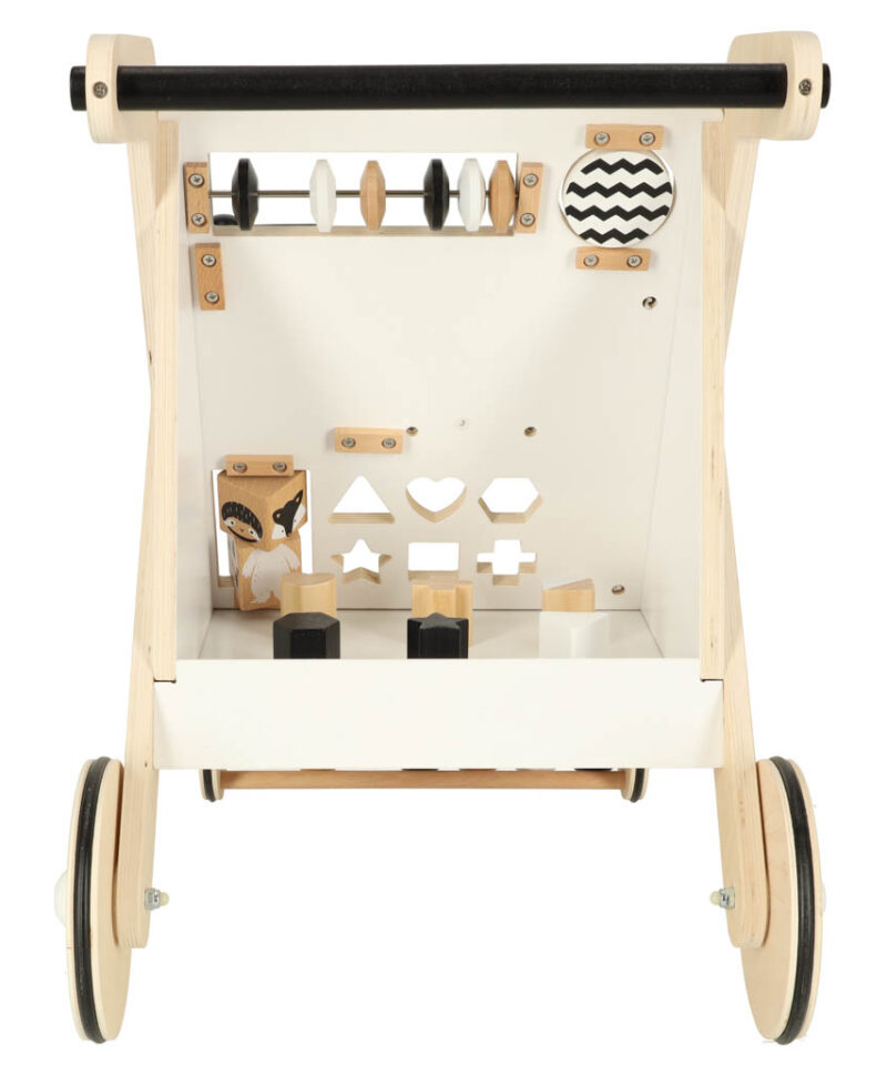 Puidust käru koos sorteerimisklotsidega