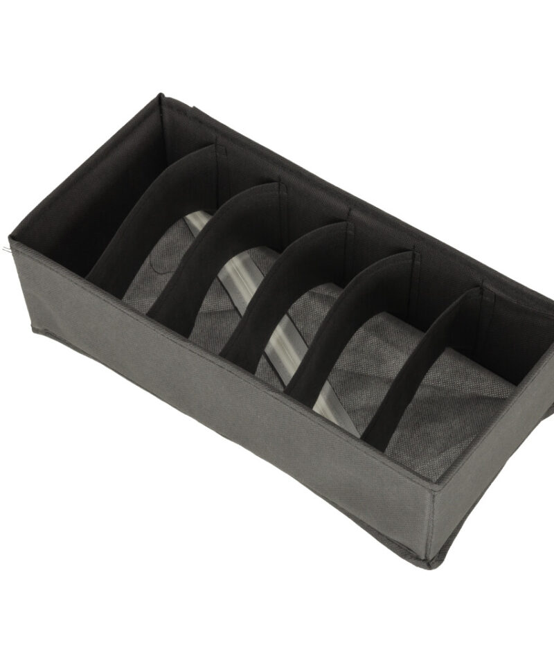 Korrastatud sahtlid vildist korraldajaga