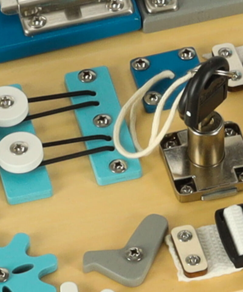 Laste tegevustahvel igapäevaesemetega