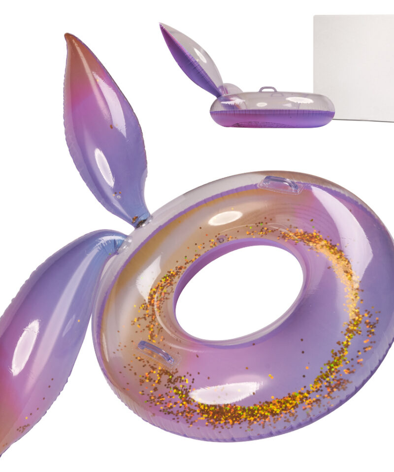 Glitteriga täispuhutav ujumisrõngas veekogul