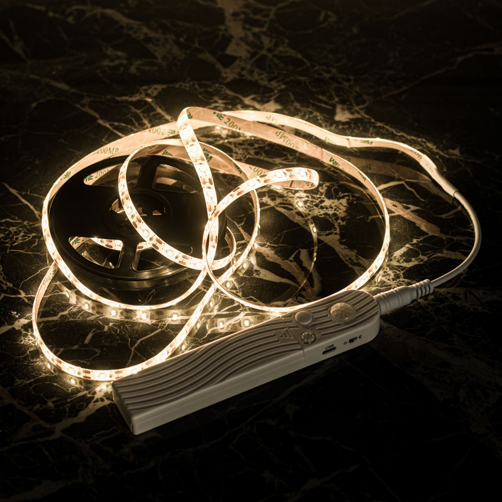 Hämarusanduriga LED-valgusti