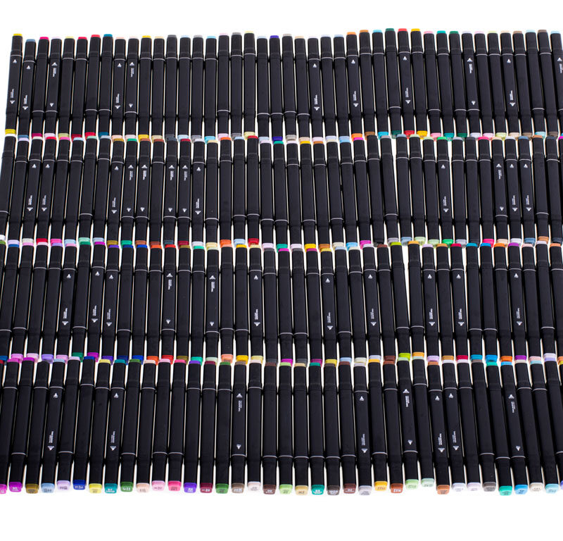 Kahepoolsete markerite komplekt laual