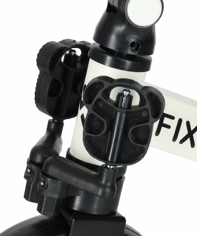 Jooksuratas, mis muutub pedaalidega kolmerattaliseks