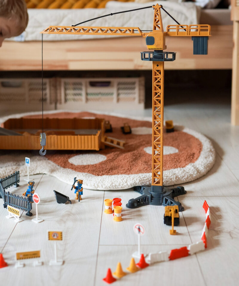 Värvilised metallist ja plastist autod