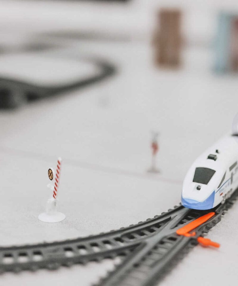 Lõputud mänguvõimalused rongikomplektiga