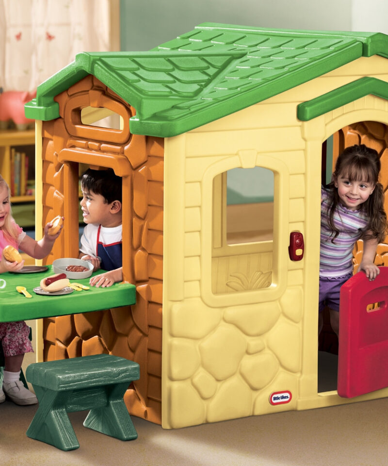 Imeline mängumaja lastele