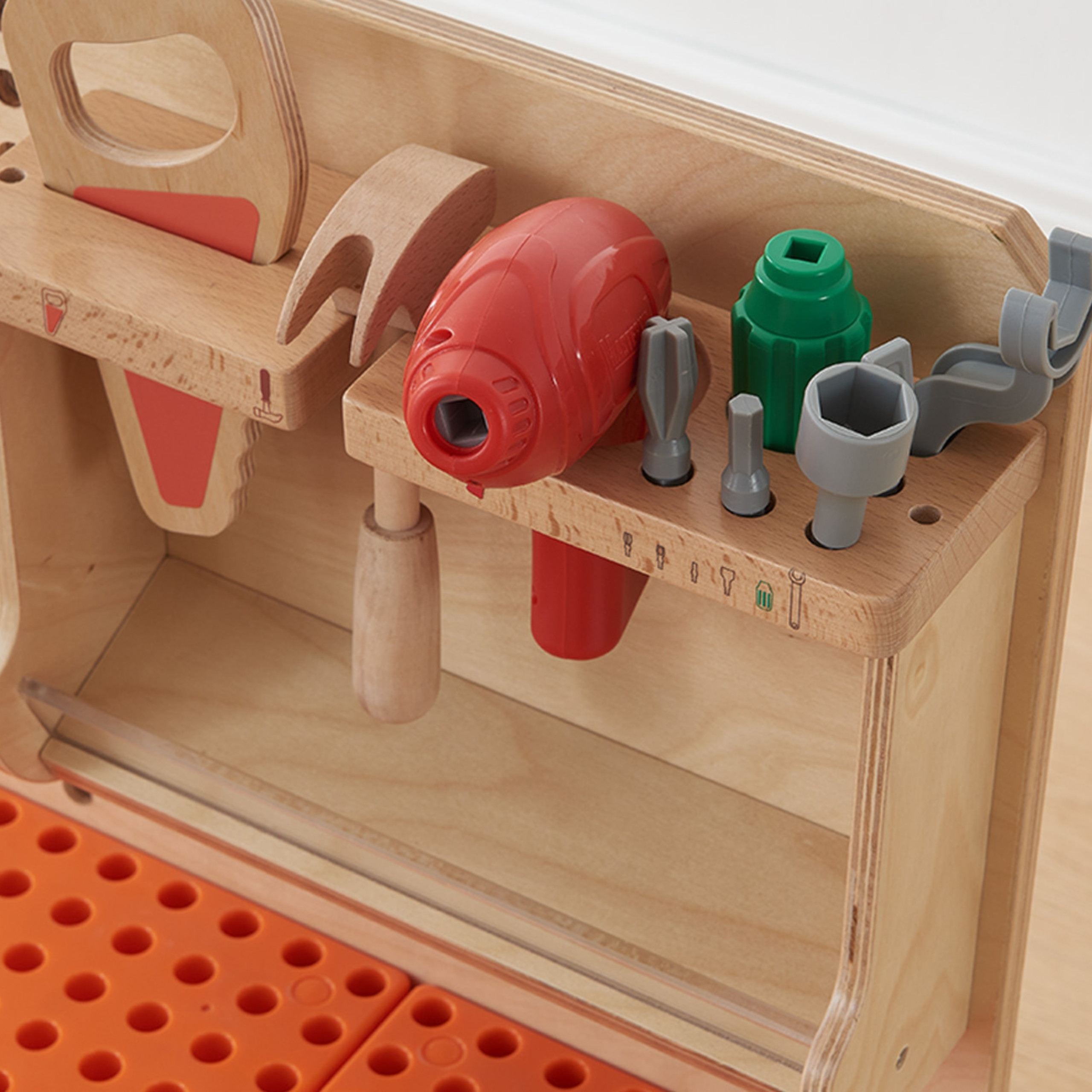 Värvilised komponendid ja tööriistad