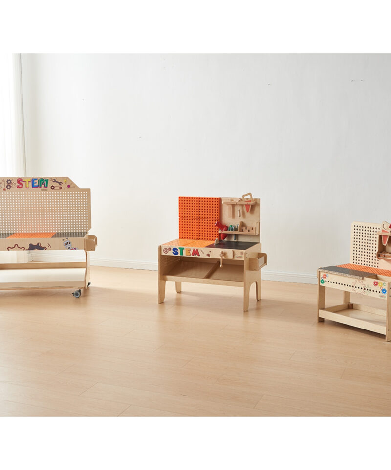 Magnettahvlitega hariduslik töölaud