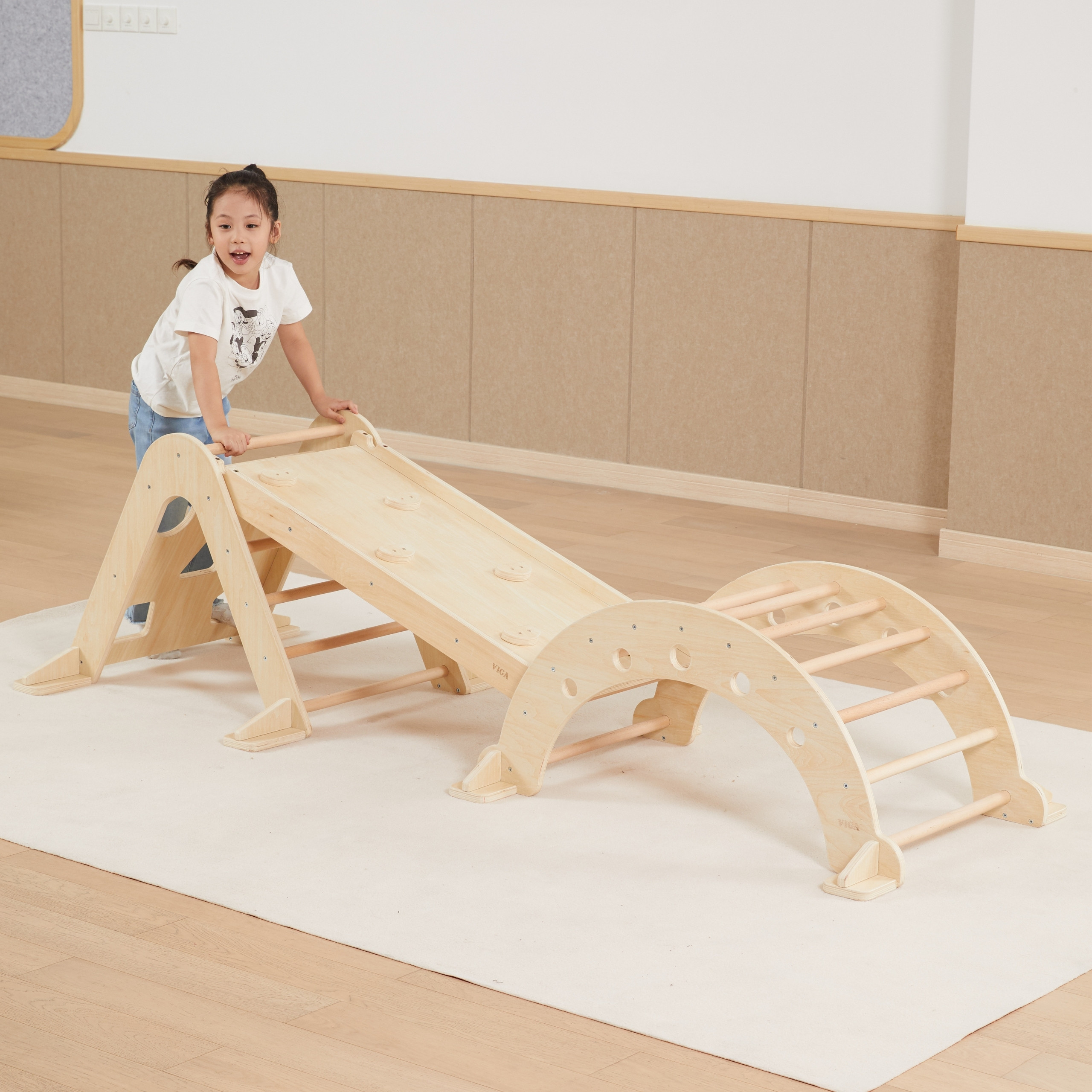 Kvaliteetne puidust ronimissein