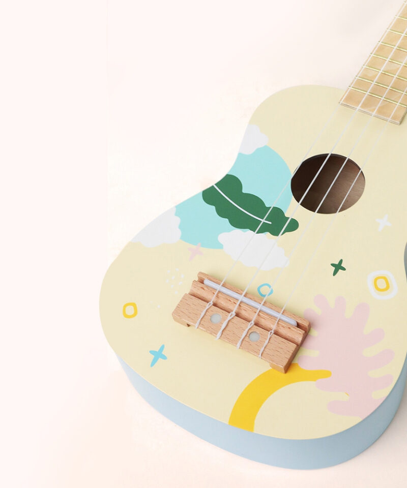 Puidust ukulele kodukontsertideks