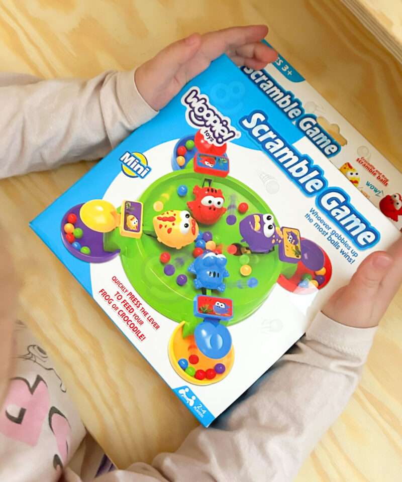 Rõõmsad lapsed mängimas